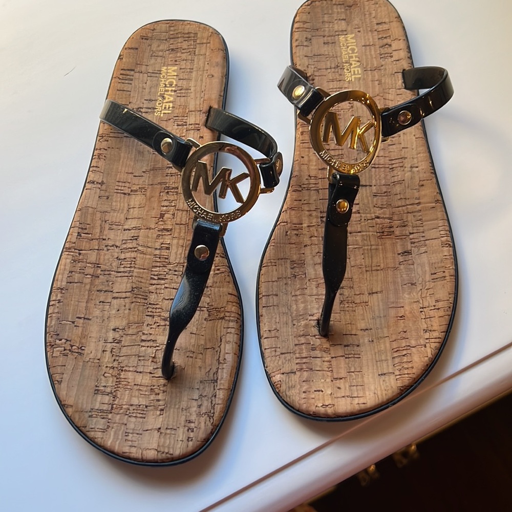 MICHEAL Michael Kors Cork Flip Flops
